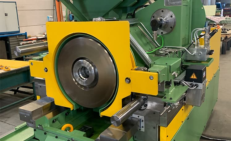 side view of pipe finishing machine